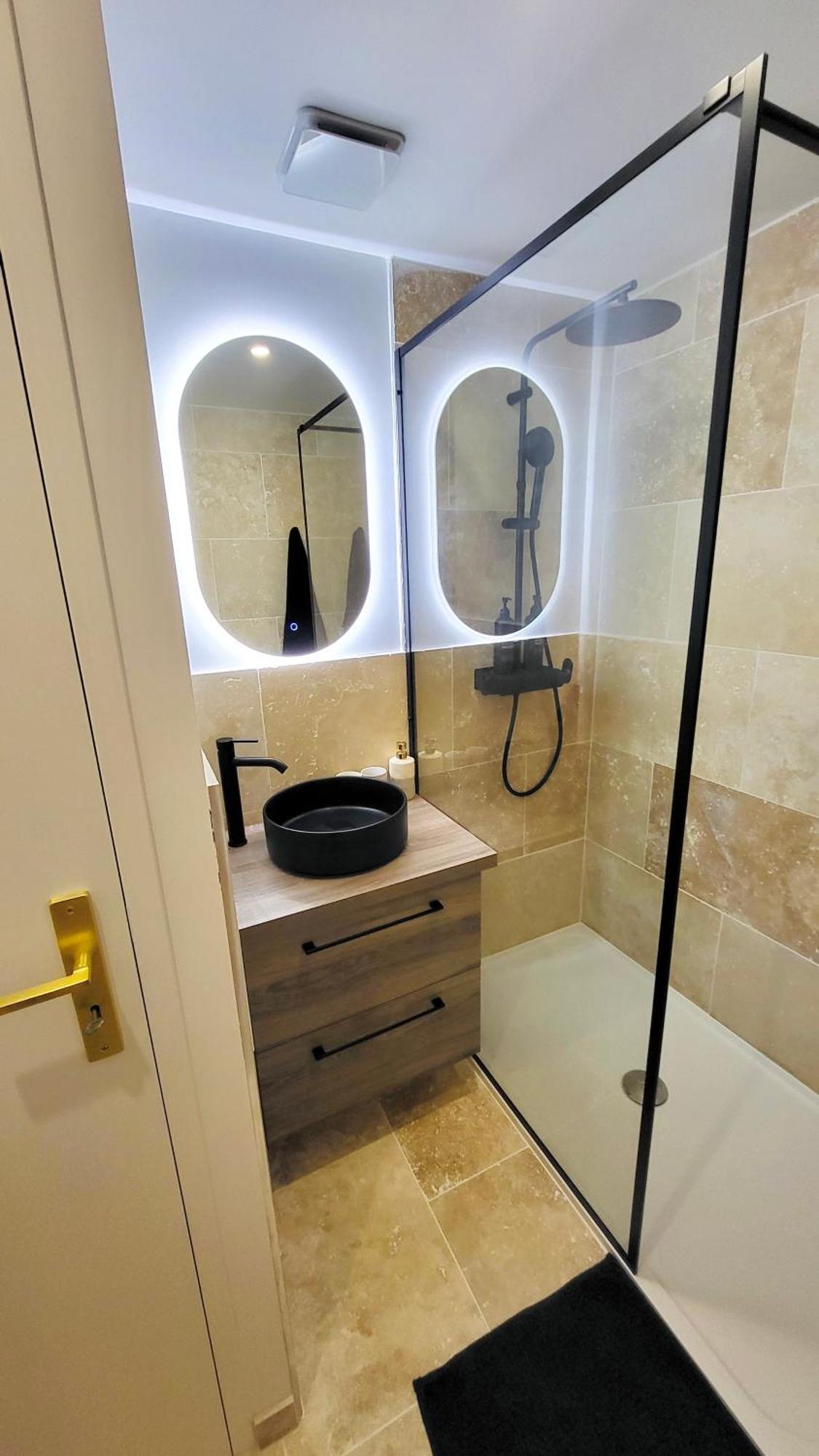 - La Suite Delos - Jacuzzi 2 Places - Centre Ville A Pied - Lit Queen Size - Parking Privee - Wifi - City Center Within Walking Distance - Quimper Exterior foto