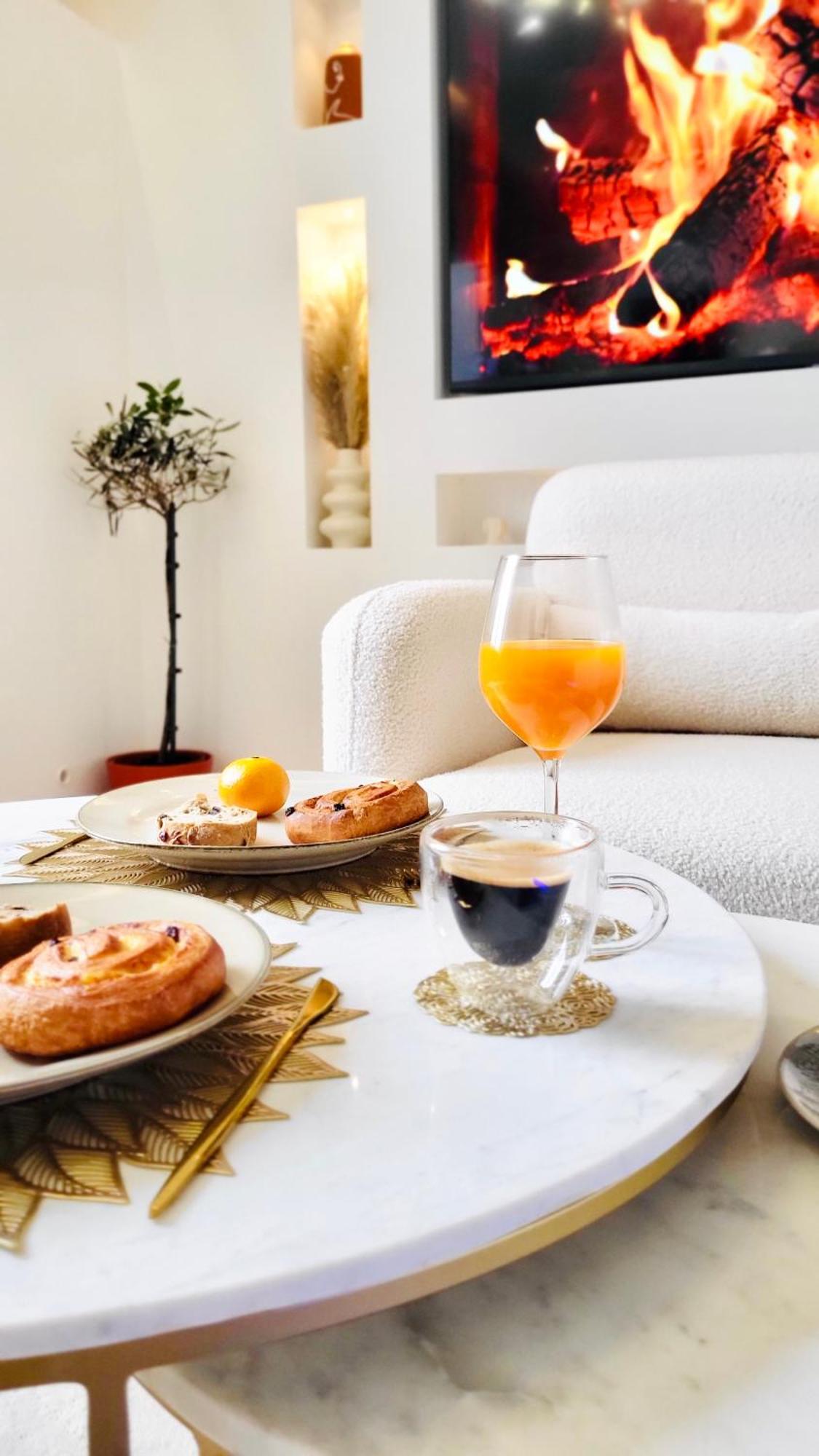 - La Suite Delos - Jacuzzi 2 Places - Centre Ville A Pied - Lit Queen Size - Parking Privee - Wifi - City Center Within Walking Distance - Quimper Exterior foto