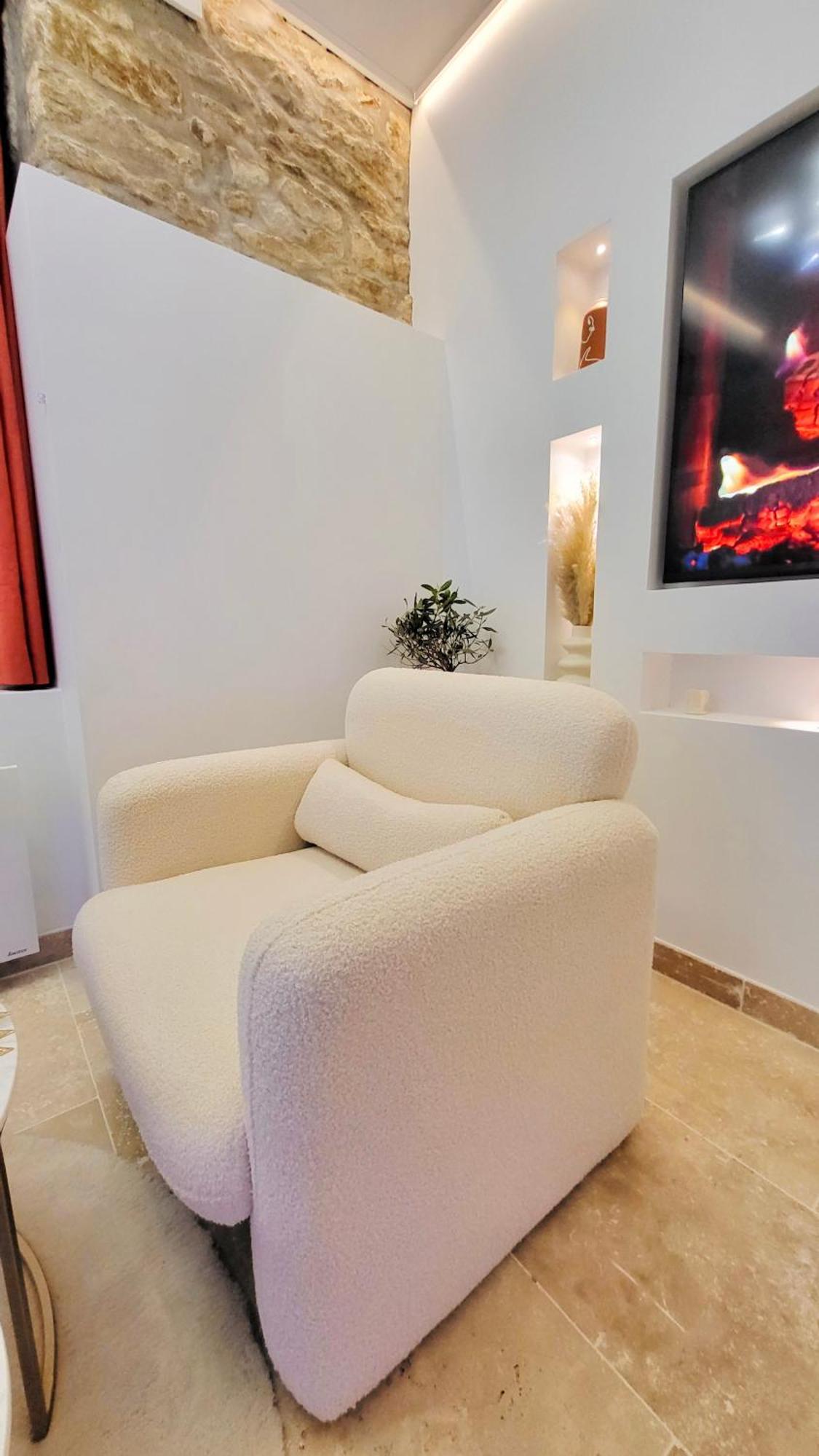 - La Suite Delos - Jacuzzi 2 Places - Centre Ville A Pied - Lit Queen Size - Parking Privee - Wifi - City Center Within Walking Distance - Quimper Exterior foto
